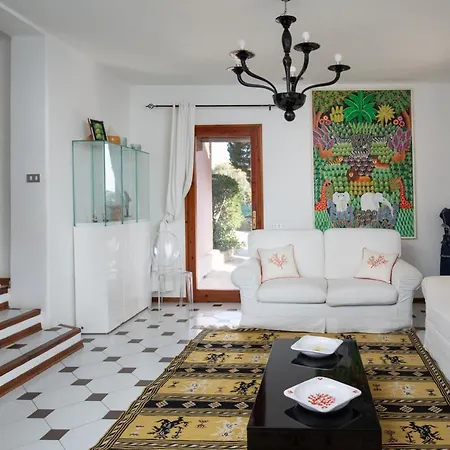 Casa Ivy A Due Passi Da Cala Romantica By Wonderful Italy